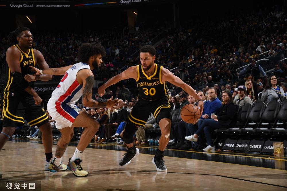 她在关键时 她在关键时