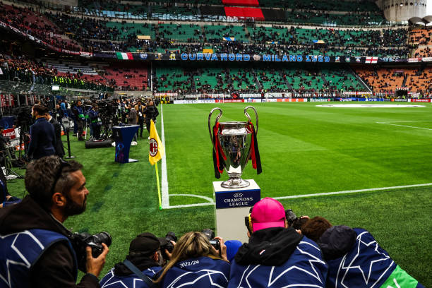 兰的队徽上 兰的队徽上