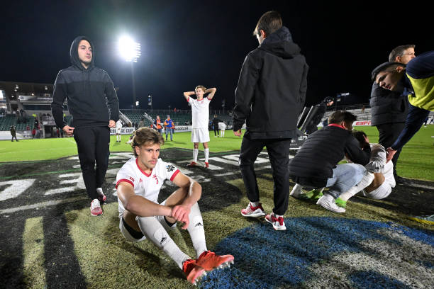 充满活力的 充满活力的